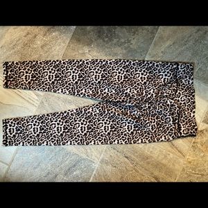 Zyia 7/8 cropped cheetah tights!